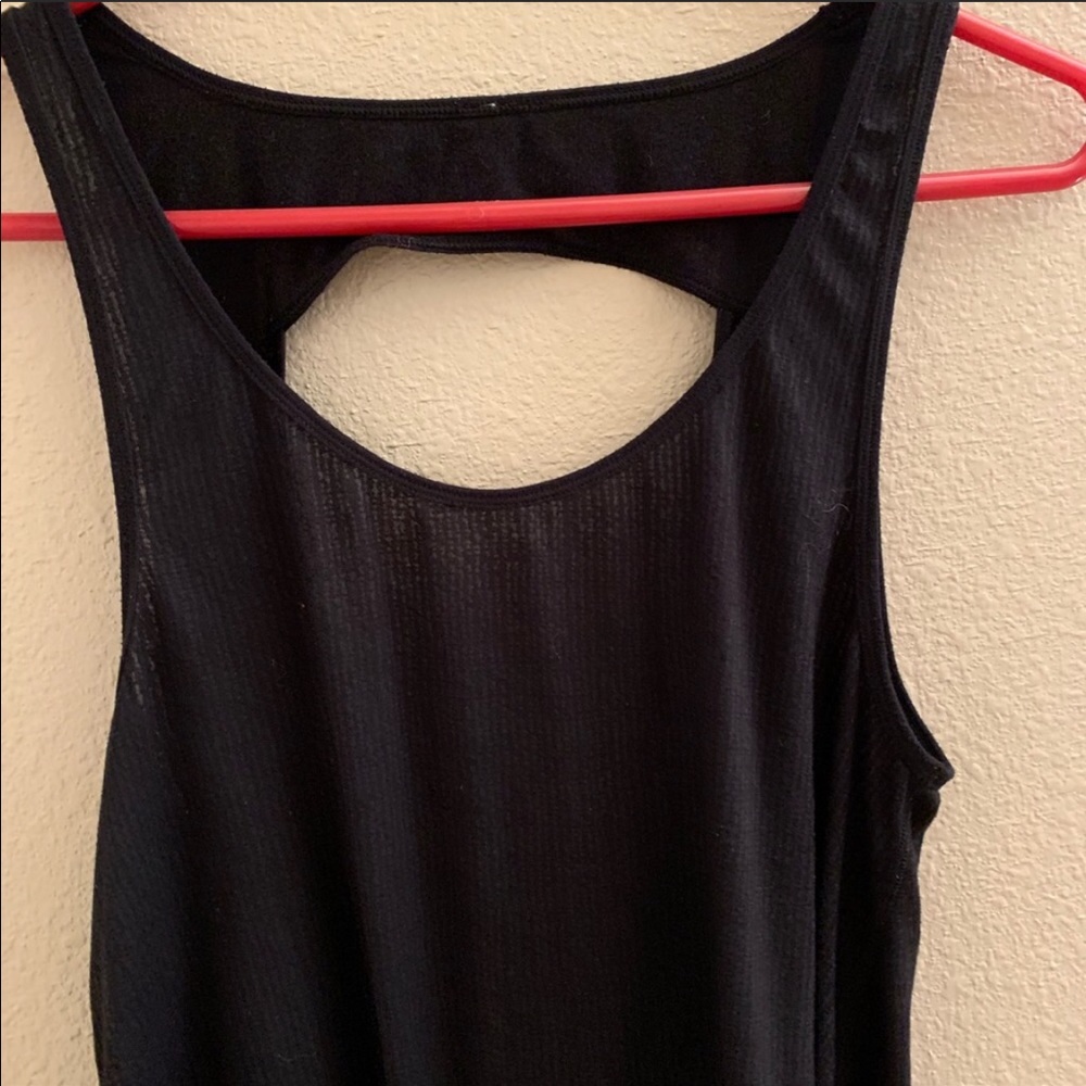 Lululemon tank - Picture 2 of 8